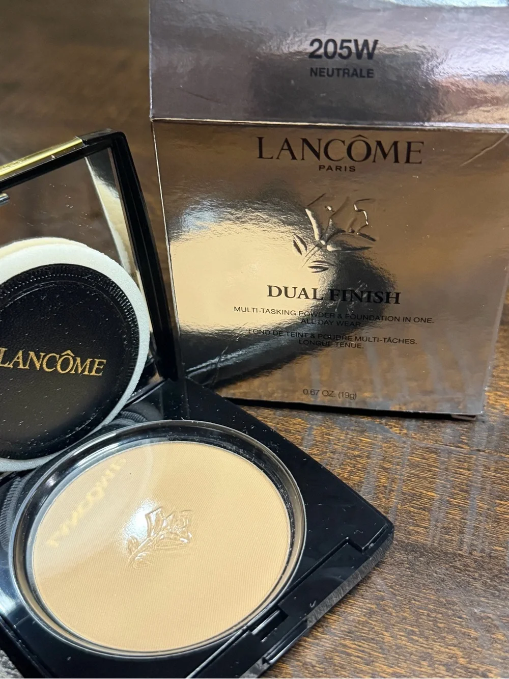 LANCÔME Dual  Finish Pressed Powder Foundation in Neutrale(205W)